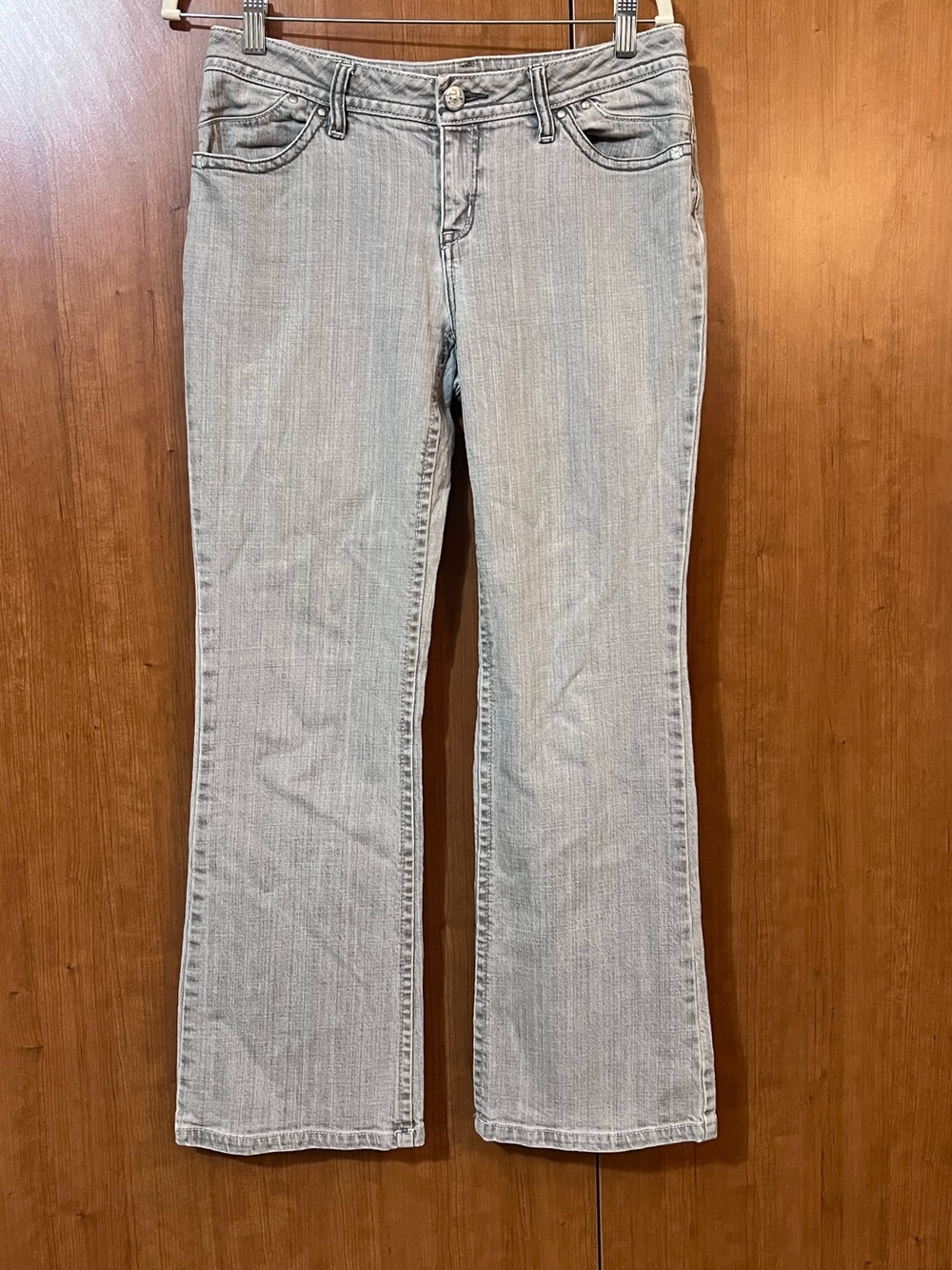 CAbi Women’s Light Gray Denim Jeans Mid-Rise Bootcut Contemporary Fit Size 6